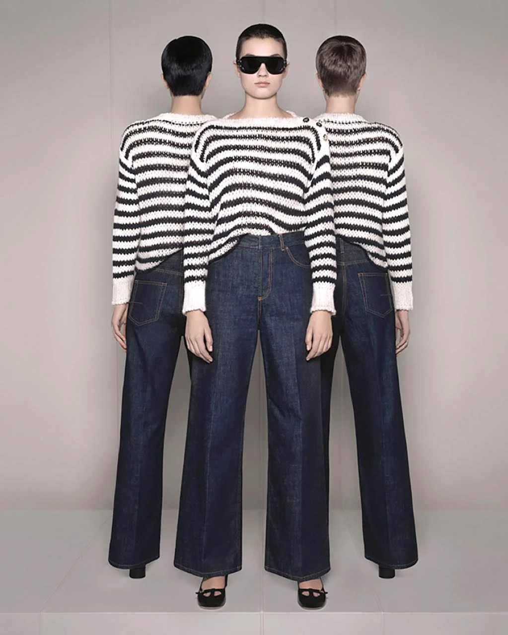 DIOR presentó su colección de jeans primavera-verano 2023 llamada Dior 8, que reinventa en denin en piezas elegantes, informales e infinitamente modernas.