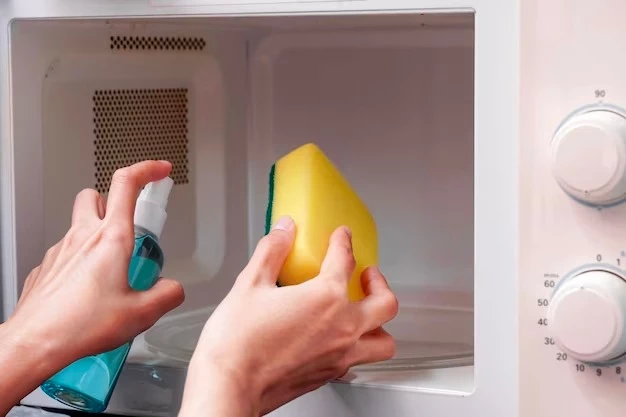 Trucos para lavar y desinfectar tus trapos de cocina en el microondas -  Cucinare
