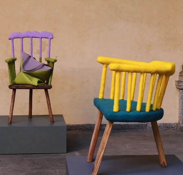 Así son las sillas de diseño que presentó Loewe en la Feria de Milán.