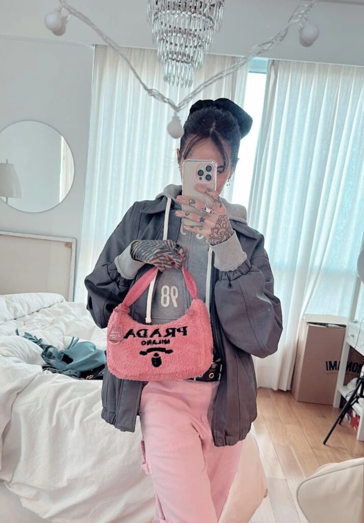 La cartera Prada de Cande Tinelli. Foto: Instagram.