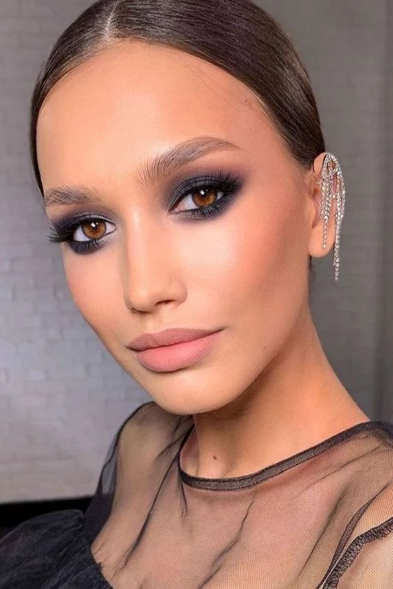 La tendencia del maquillaje dark feminine