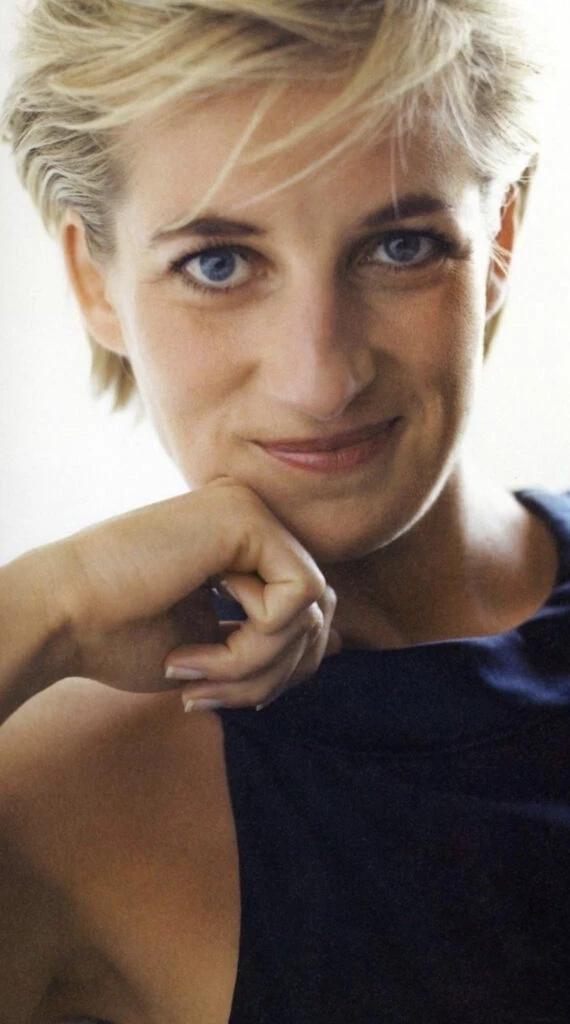 Lady Di fue un icono de estilo que a más de 25 años de su muerte, sigue vigente. Foto: Pinterest.