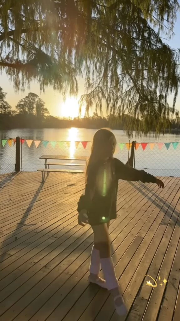 Malaika apostó por la tendencia barbiecore. Foto: Instagram.