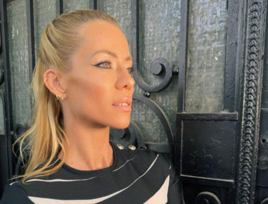 Así son los zapatos "furry" de Nicole Neumann