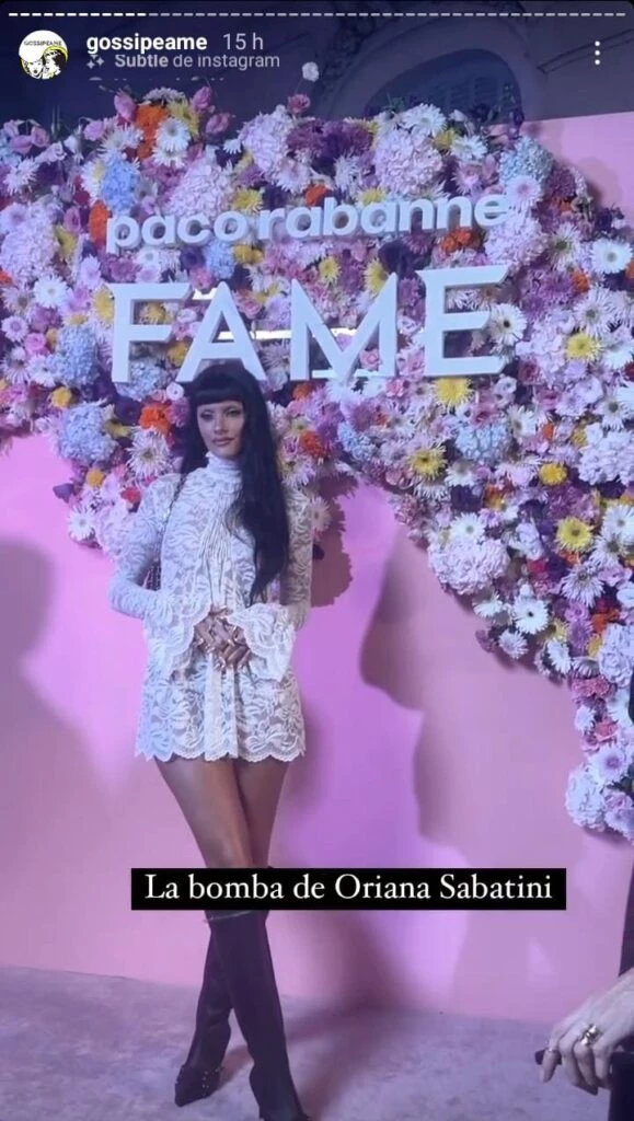 Oriana Sabatini posa tocándose la panza