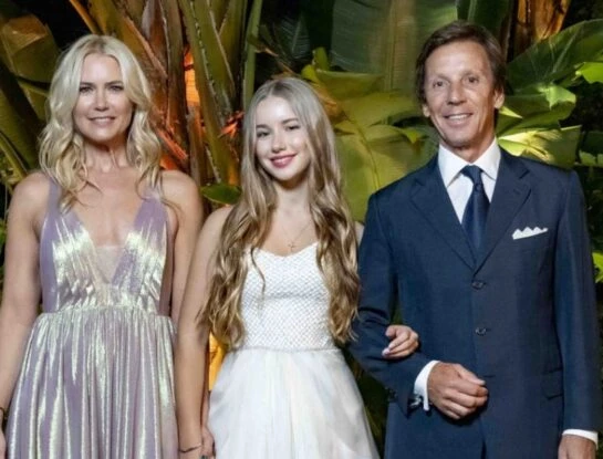 El look soñado de Taína Gravier en su fiesta de 15: llevó un diseño de Benito Fernández