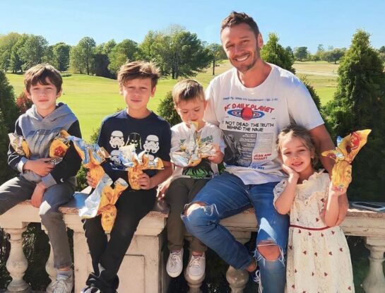 Benjamín Vicuña compartió un divertido domingo de Pascuas con sus hijos