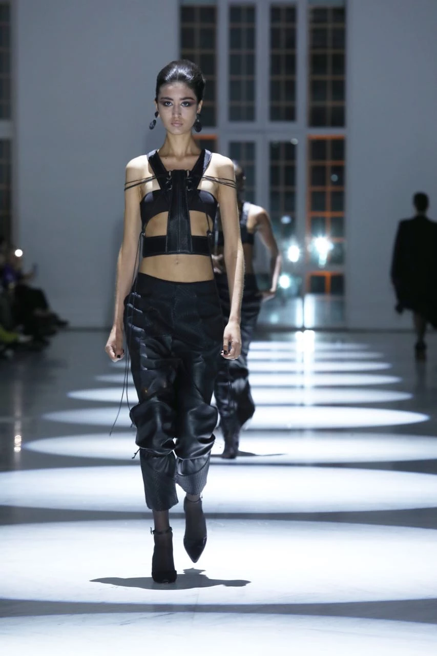 Desfile de Fabián Zitta