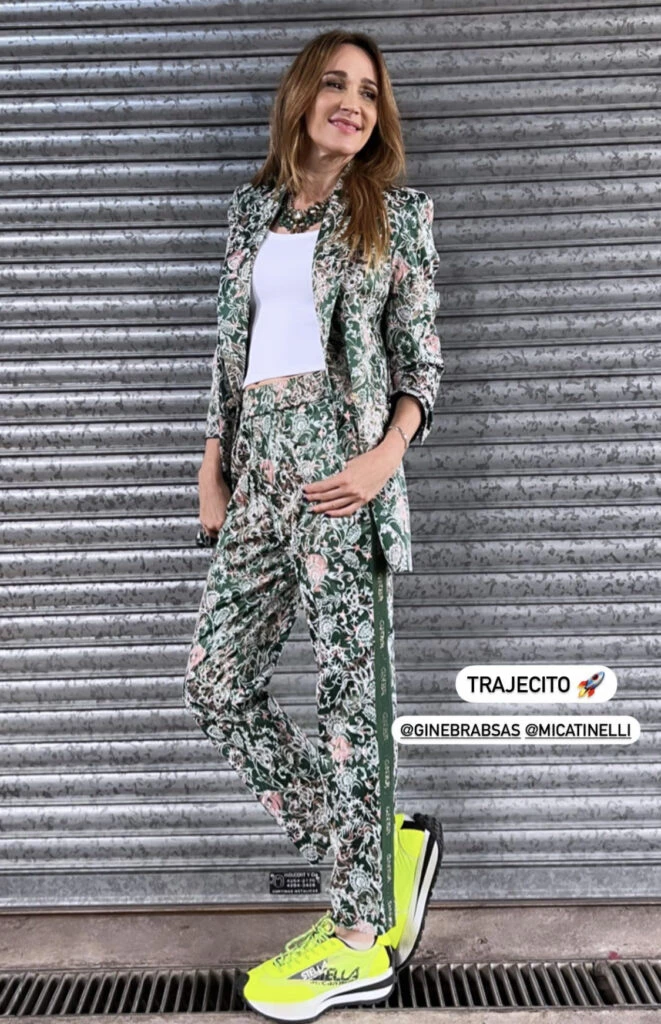 Vero Lozano y su look sastrero. Foto: Instagram.