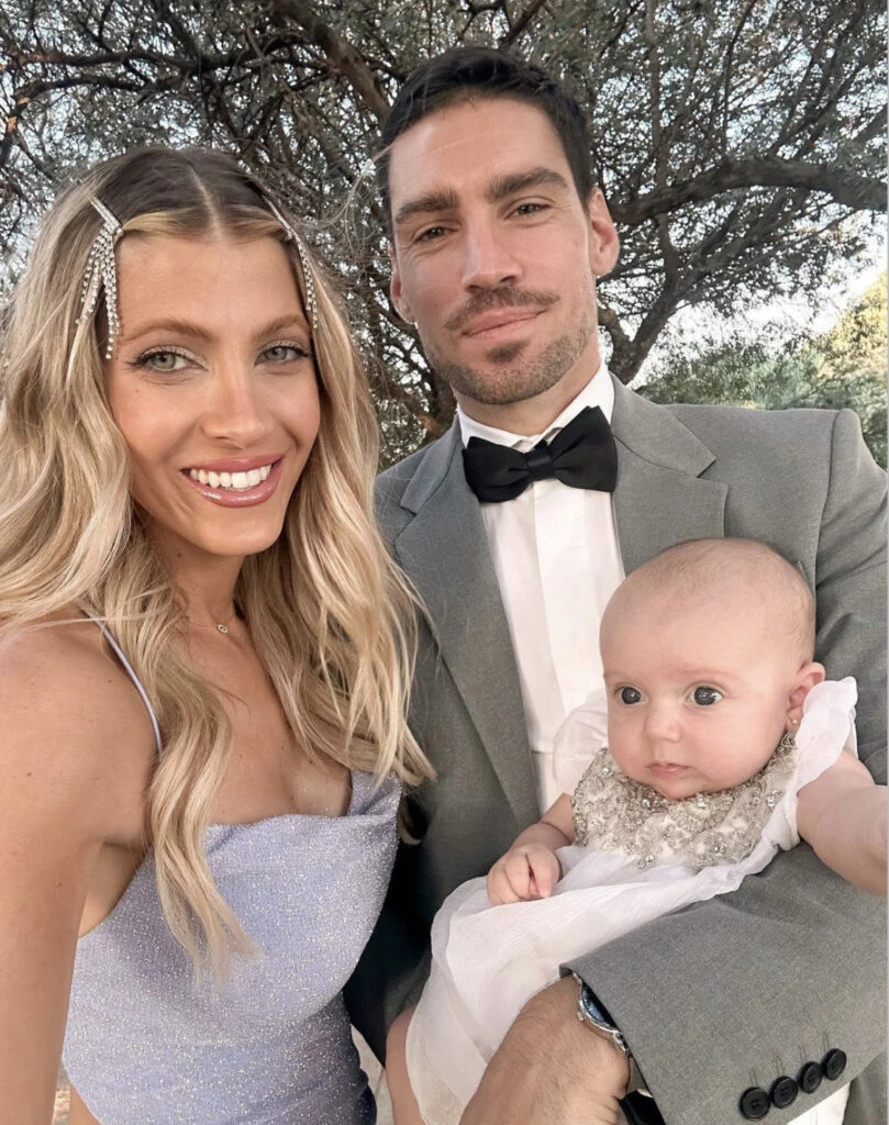 Vita Maccari Ruggeri y sus papás. Foto: Instagram.