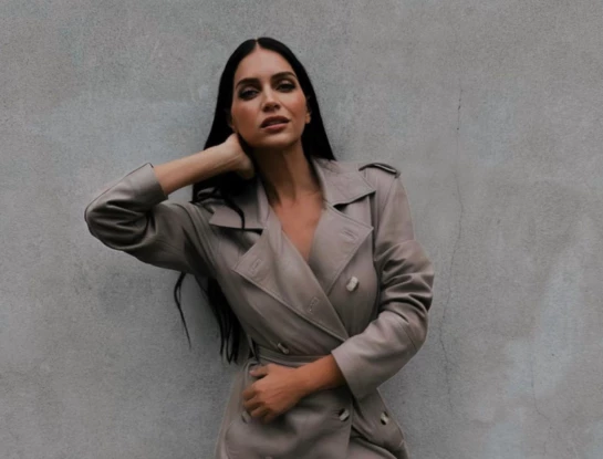 Así es el look romántico de Zaira Nara 