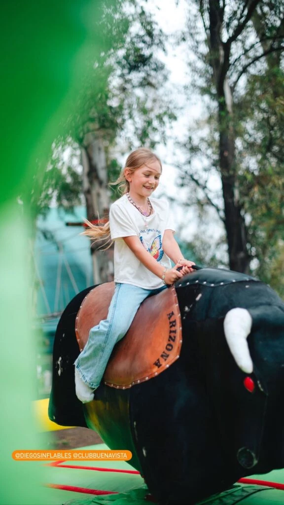 Zaira Nara y Jakob Von Plessen se mostraron juntos por primera vez en el cumpleaños de Malaika 5