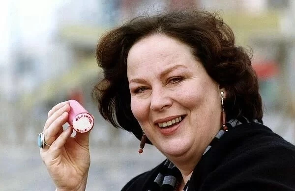 agatha tronchatoro Matilda Pam ferris