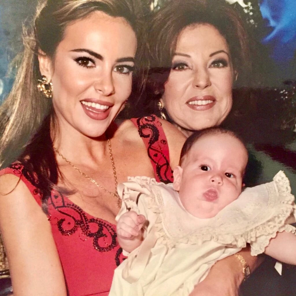 ana obregon y su hijo muerto, aless