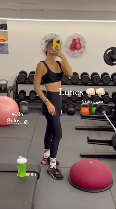 antonela roccuzzo look deportivo ideal para entrenar en otoño
