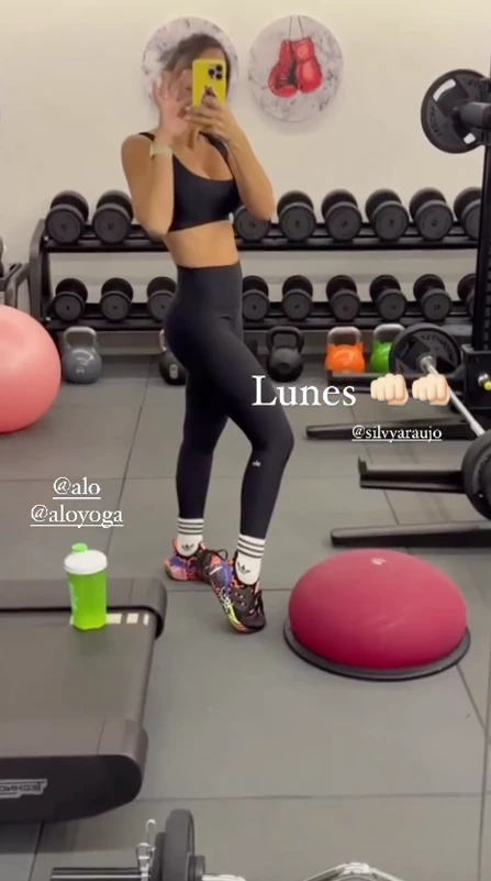 antonela roccuzzo look deportivo ideal para entrenar en otoño