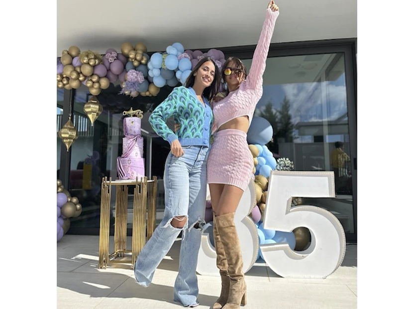 Antonela Roccuzzo y Daniela Seeman: look matchy-matchy con una divertida tendencia fashion