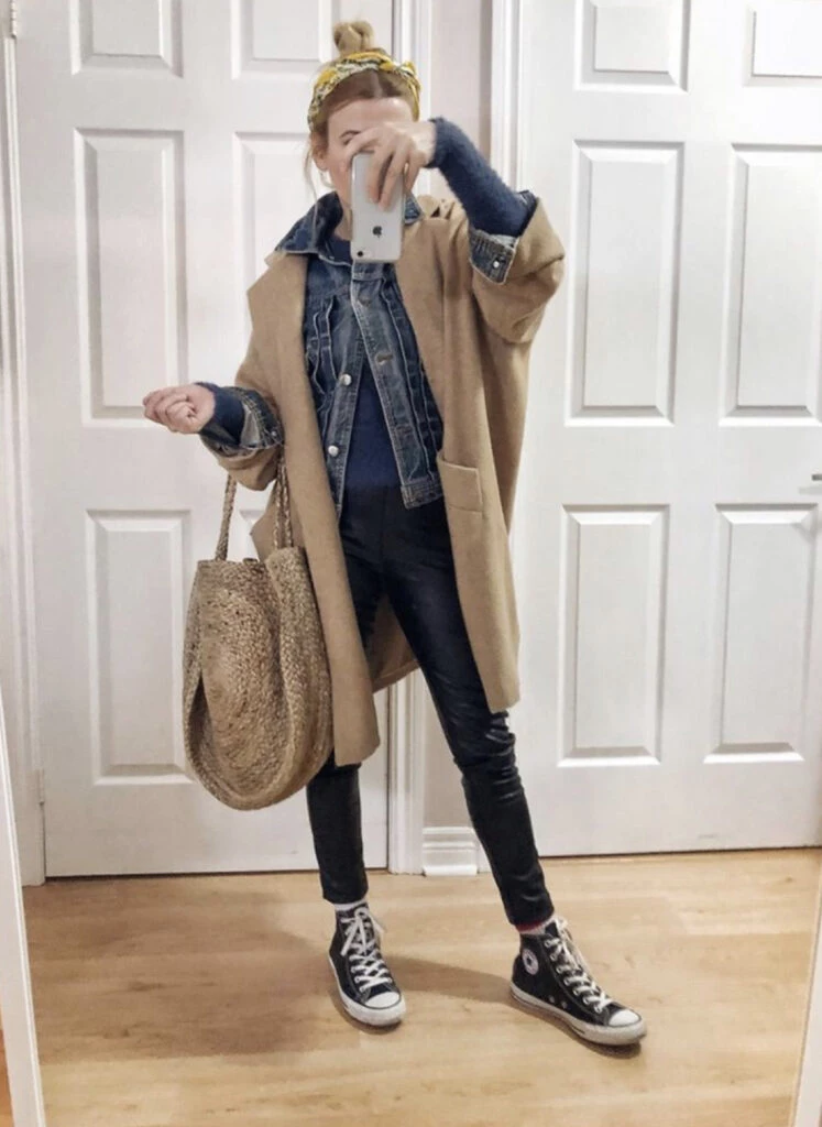 jean chupín y zapatillas, la combinación que vamos a necesitar en nuestro placard. Foto: Pinterest. 