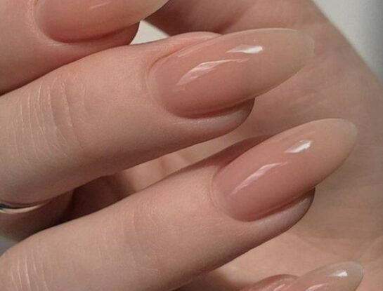 Uñas naturales y minimalistas: la tendencia que se impone este 2023