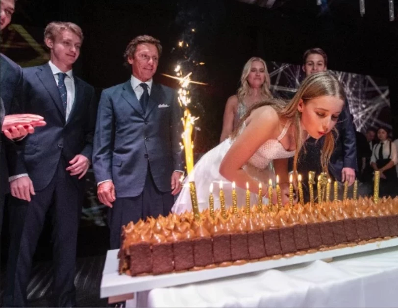 taina gravier cumpleaños de 15