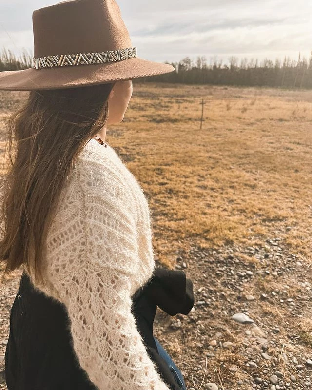 Nicole Neumann y sus hijas Allegra y Sienna Cubero en el campo