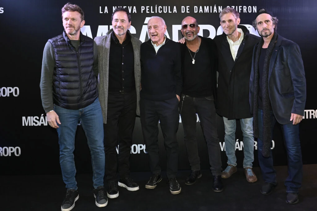 "Los Simuladores" -Diego Peretti, Federico D' Elia, Martin Seefeld, Jorge D' Elia y Alejandro Fiore-