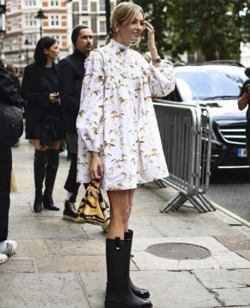 Así se usan las botas de lluvia este otoño. Foto: Pinterest.