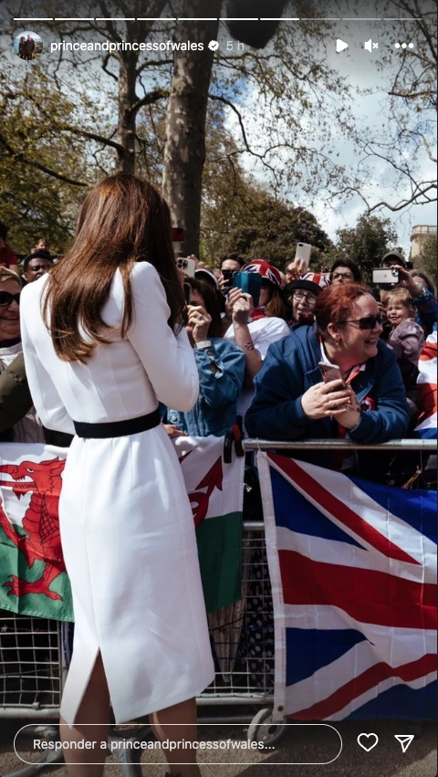 Kate y William salen a saludar en el día previo a la coronación