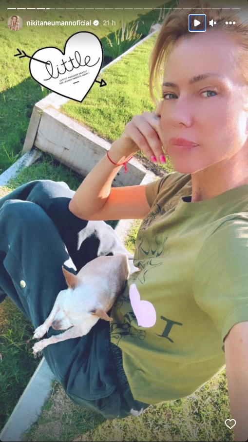 Nicole Neumann con Almita, la perrita que murió