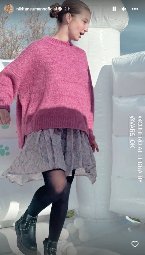 Allegra y Sienna Cubero se hicieron tatuajes temporales