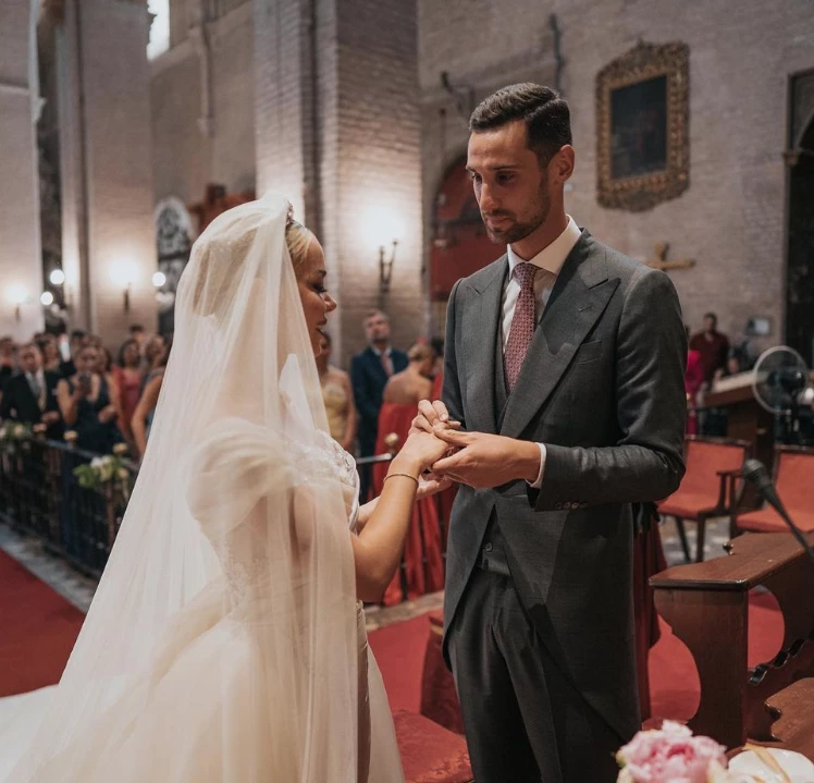 Sergio Rico y su esposa, Alba Silva