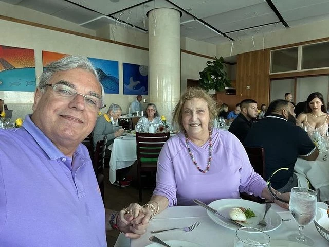 Carlos Monti se quebró al hablar de la salud de su esposa