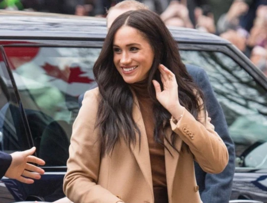 Así es el look en tonos tierra que usó Meghan Markle para ir a cenar 