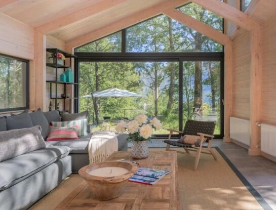 Así se construyó una casa prefabricada en un bosque chileno