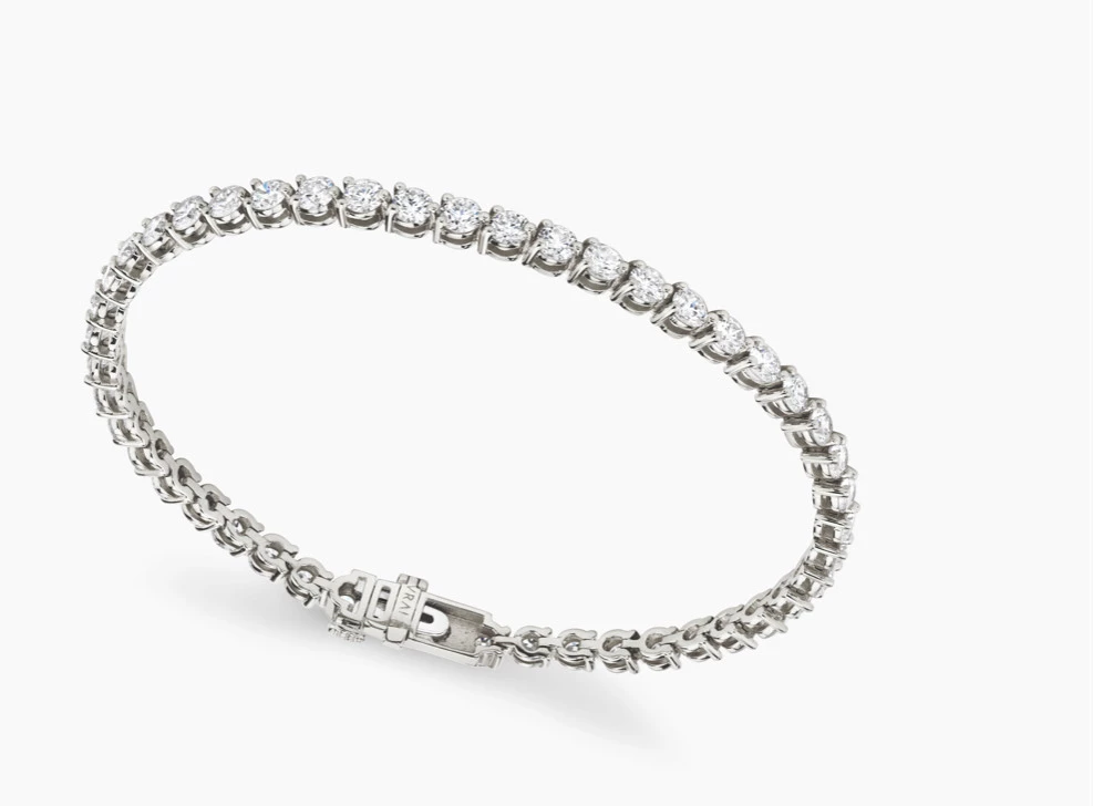 Meghan Markle usó joyas de Lady Di. Foto: Instagram.