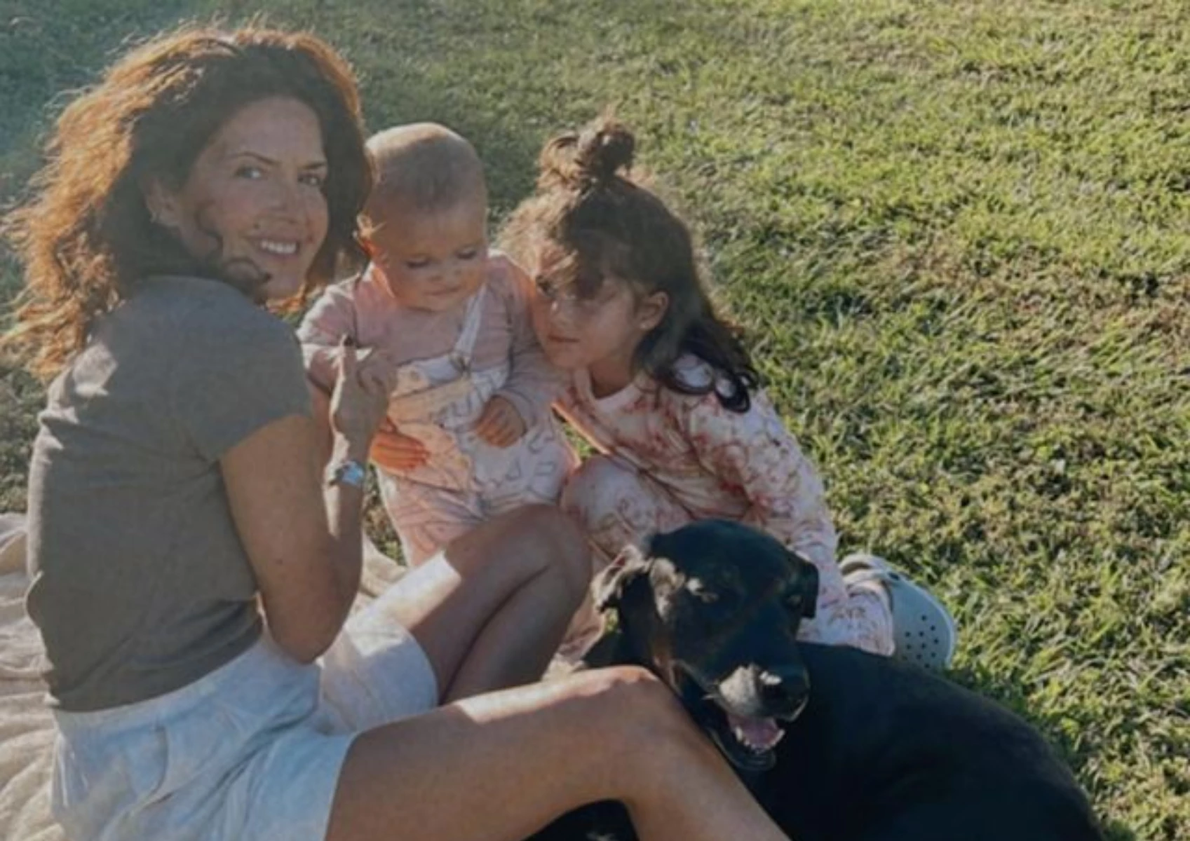 El tierno álbum familiar de Isabel Macedo