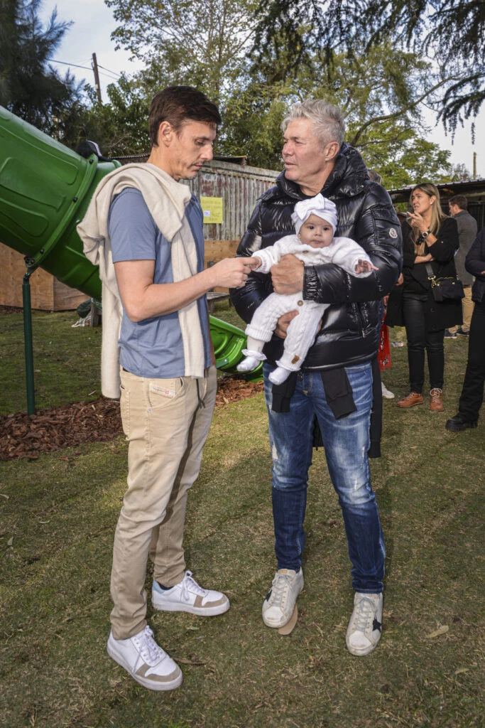 Roberto García Moritán y Fernando Burlando en la inauguración de la plaza en memoria de Blanca