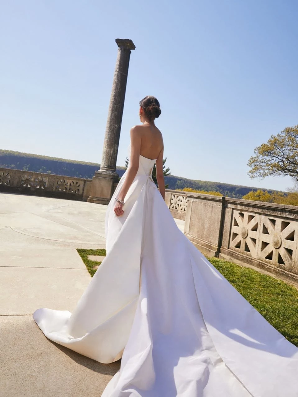 Colección Oscar De La Renta novias Primavera 2024