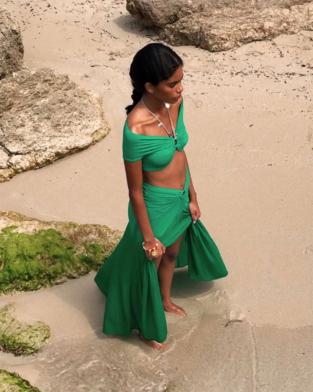 PACO RABANNE presentó su colección cápsula de ropa de playa titulada Summer Delights