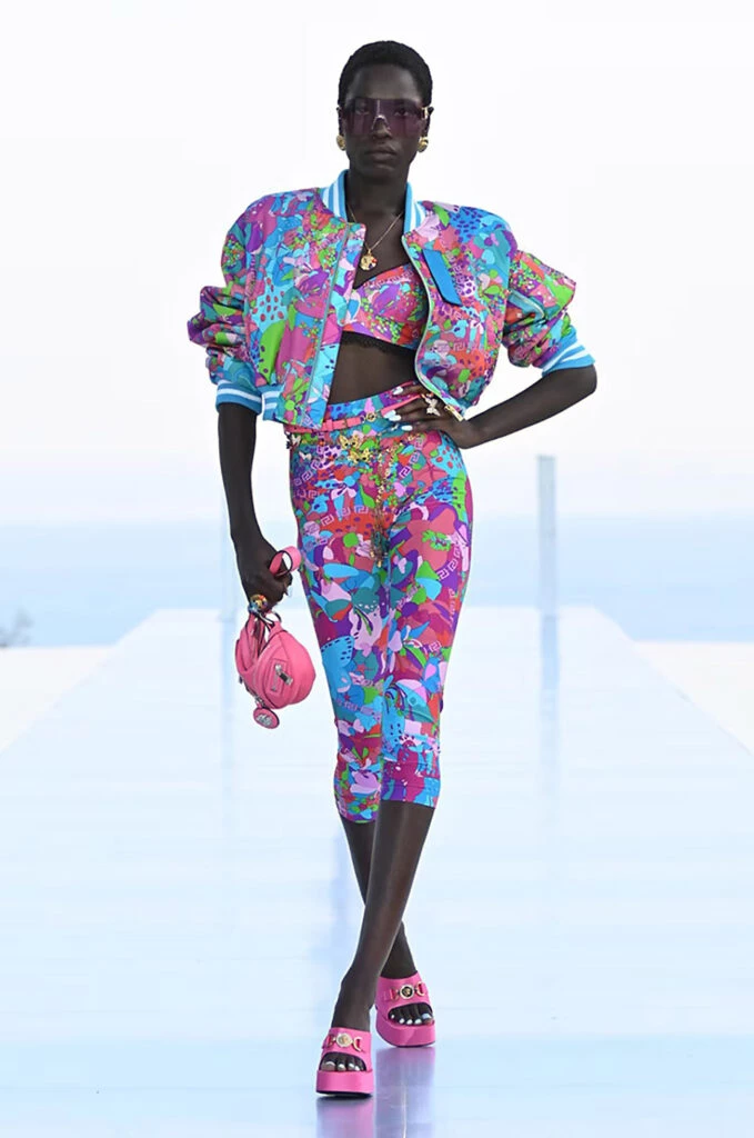 Dua Lipa para Versace