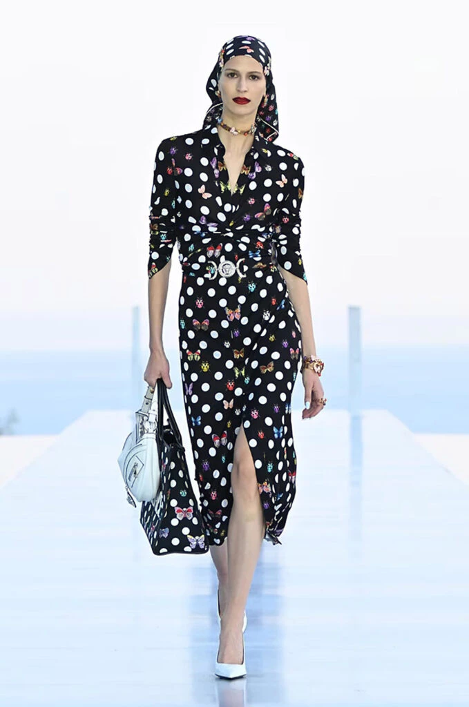 Dua Lipa para Versace