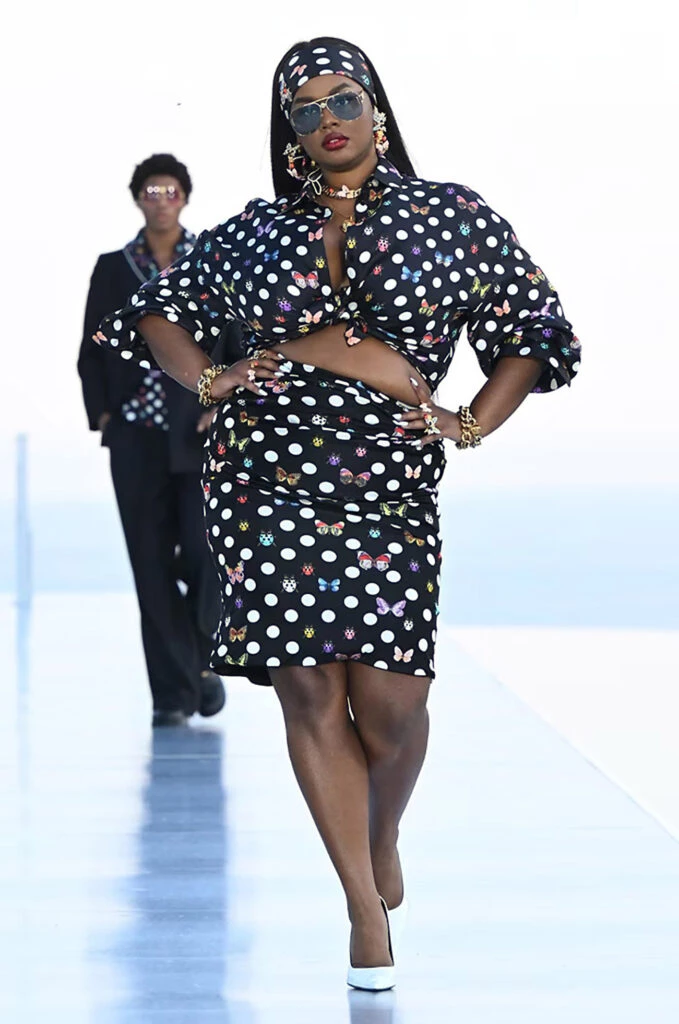 Dua Lipa para Versace