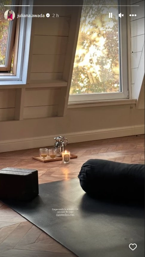 Juliana Awada en su clase de yoga