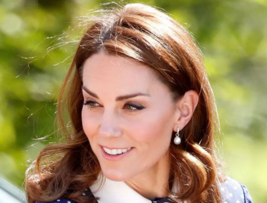 El look barbiecore chic de Kate Middleton en el casamiento del hijo de Rania de Jordania