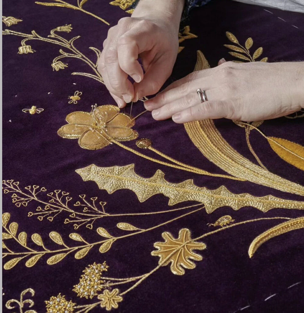 Las capas que usarán Camilla y Carlos el día de la coronación