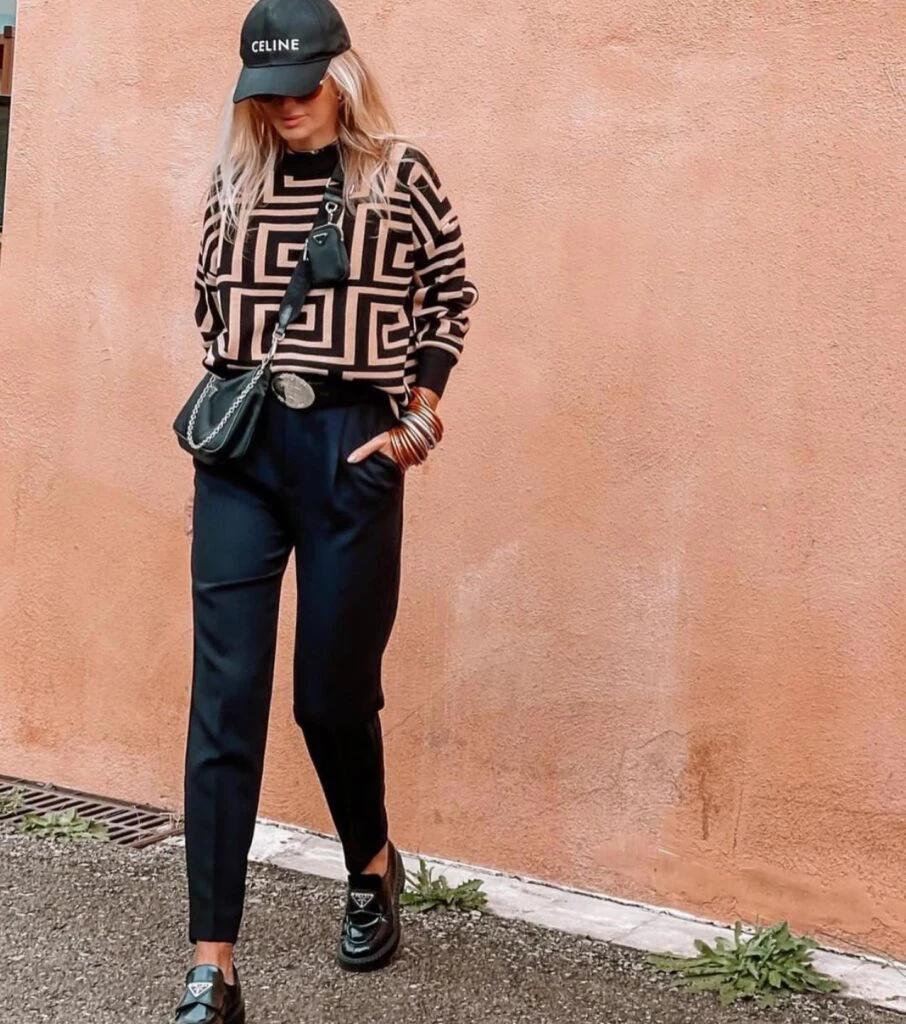 Los mejores looks con básicos para el fin de semana XXL pantalon negro