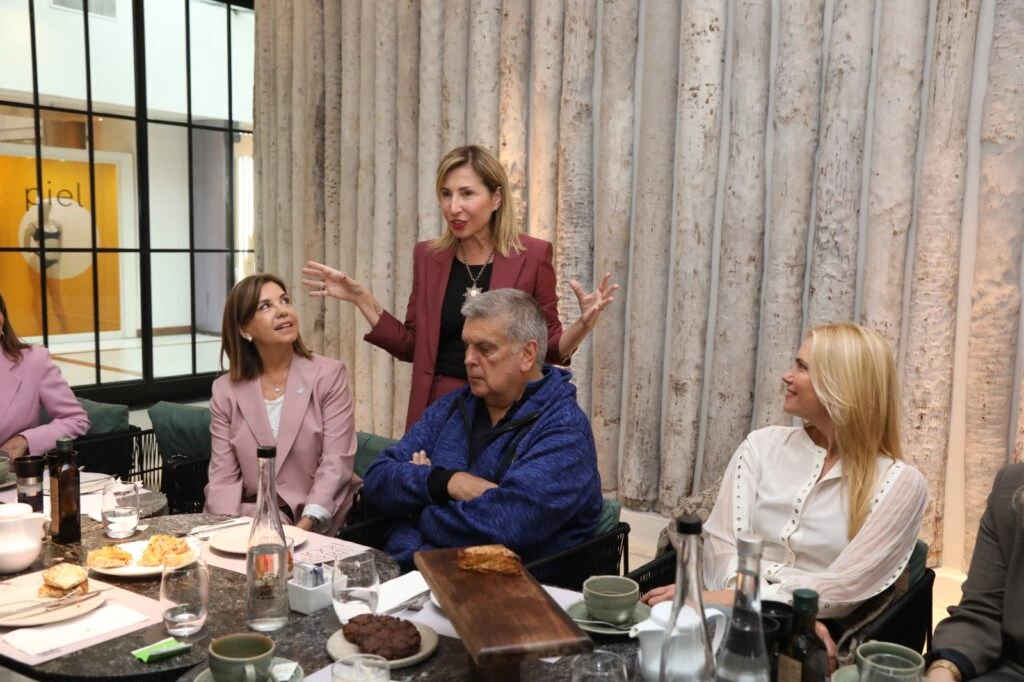 Flavia Fernández en presnetación de Martín Fierro de la mOda