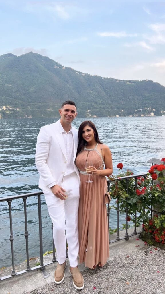 Mandinha Martínez eligió un look barbiecore chic. Foto: Instagram.