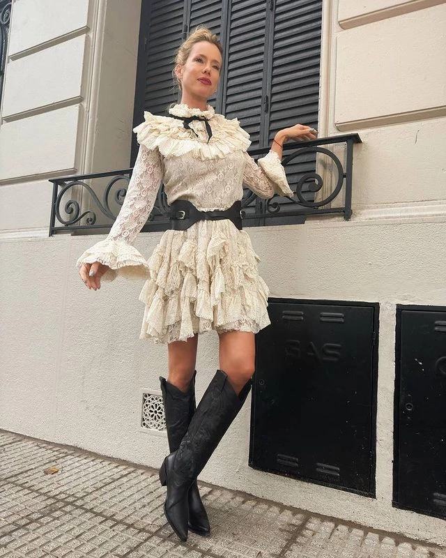 Nicole Neumann con look romántico