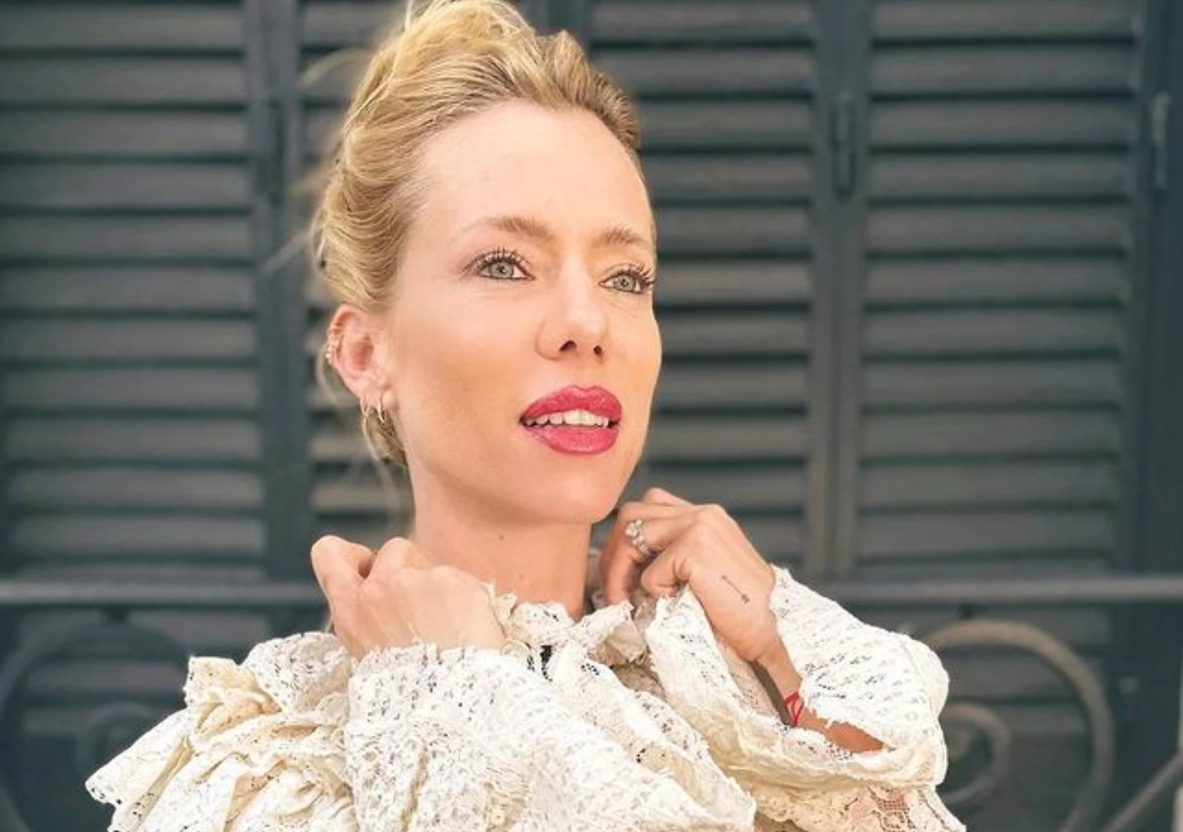 Nicole Neumann enamoró con su look estilo romántico